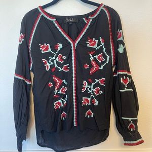 Patterned long sleeve top. Size S.